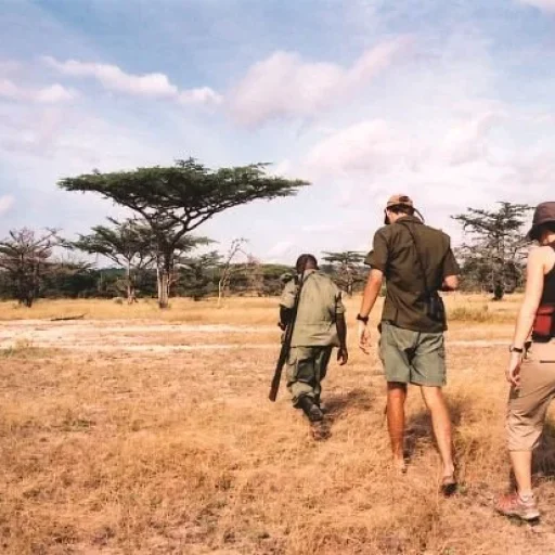 walking-safaris-selous.jpg